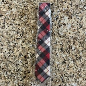 New - 1901 Plaid Red and Black Men's Tie